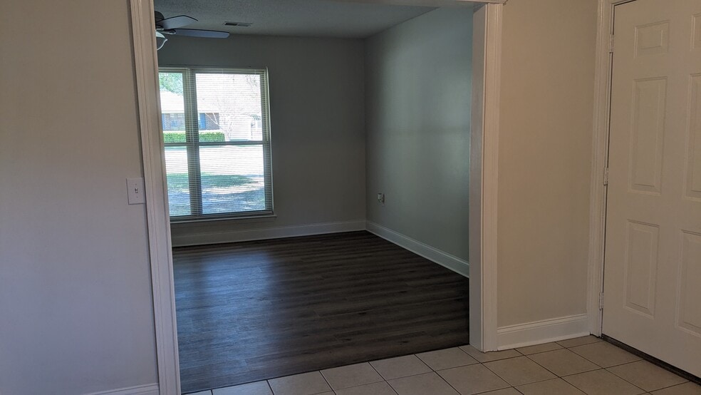 Building Photo - 123 Greene Dr