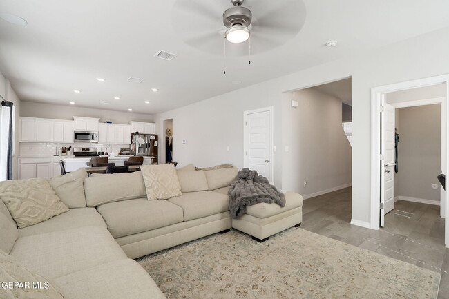Building Photo - 6016 Hidden Clove Ct