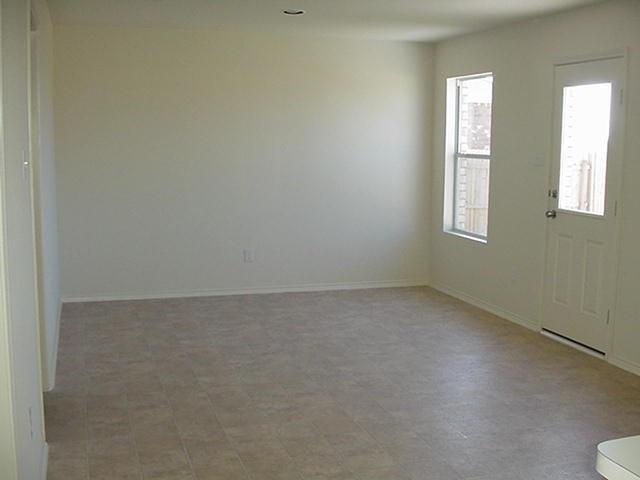 Building Photo - 2801 Mockingbird St