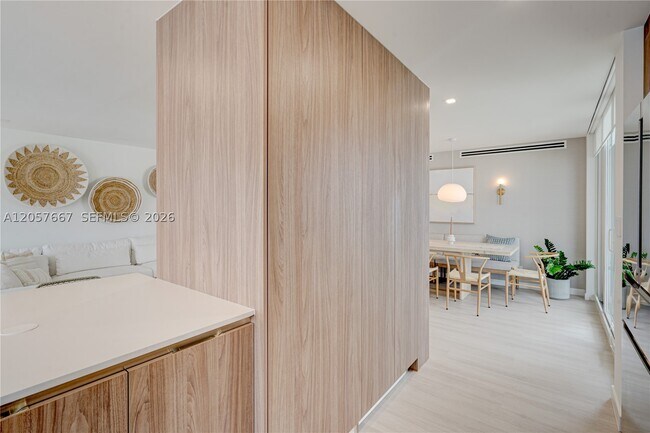 Building Photo - 1370 S Ocean Blvd