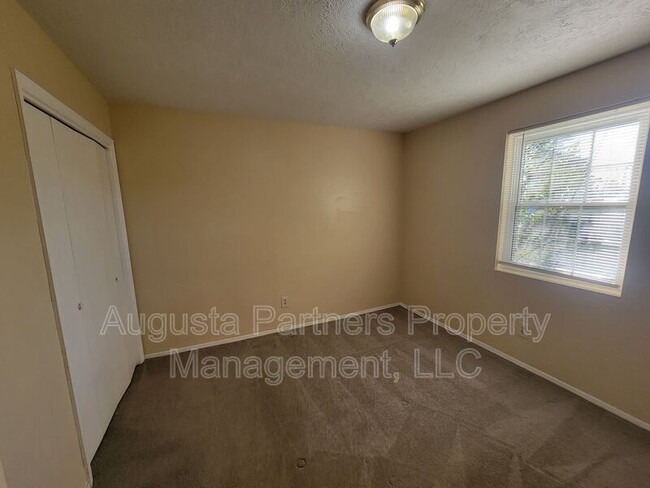 Building Photo - 116 Magnolia Dr