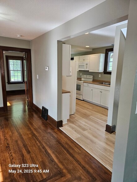 Building Photo - 41719 Edison Ct