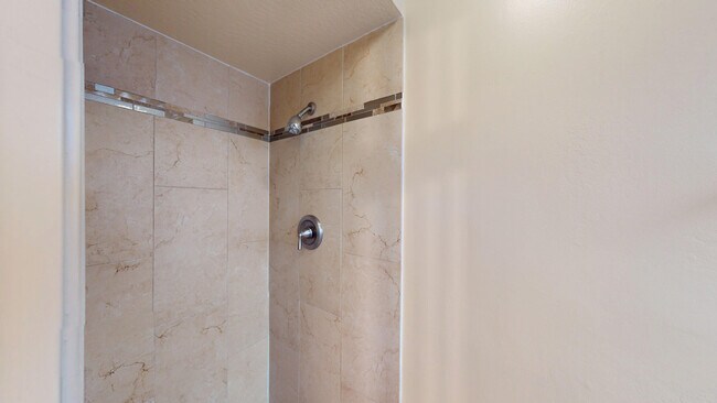 Building Photo - 18163 Happy Ln