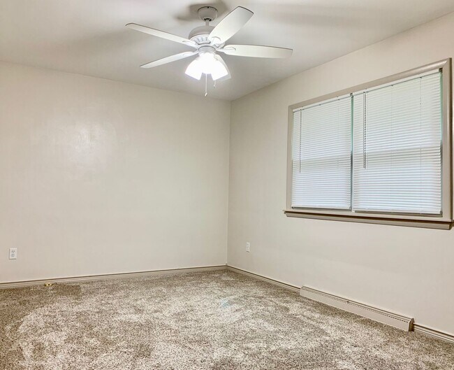 Building Photo - Two Bedroom Home in Northwest Grand Rapids