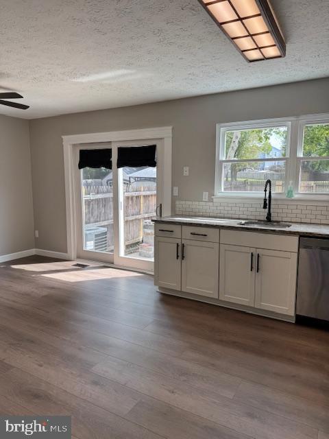 Building Photo - 1296 Holmespun Dr