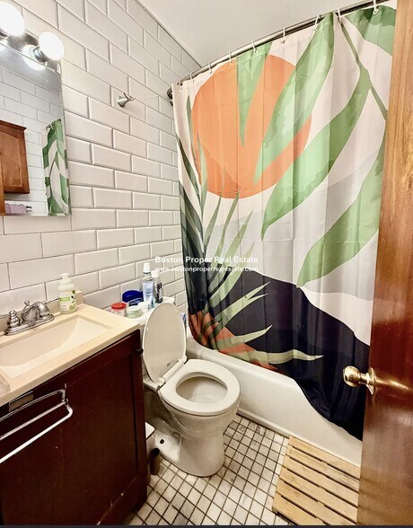 Building Photo - 52 Saint Germain St