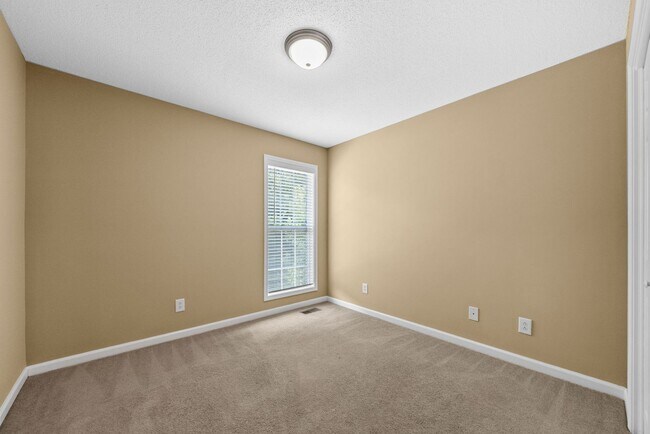 Building Photo - 4 Bedroom Pet Friendly Home For Rent With ...