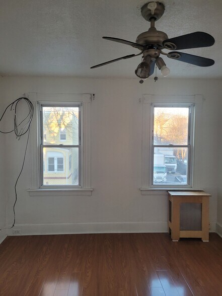 Main bedrm - 76 Bedford St