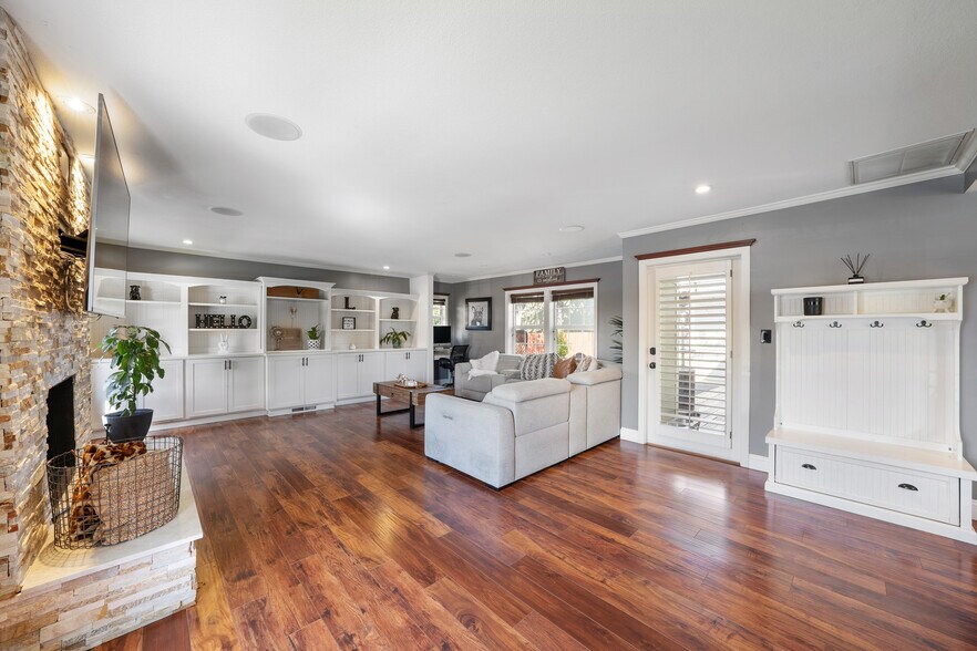 Building Photo - 1042 Madison Ave