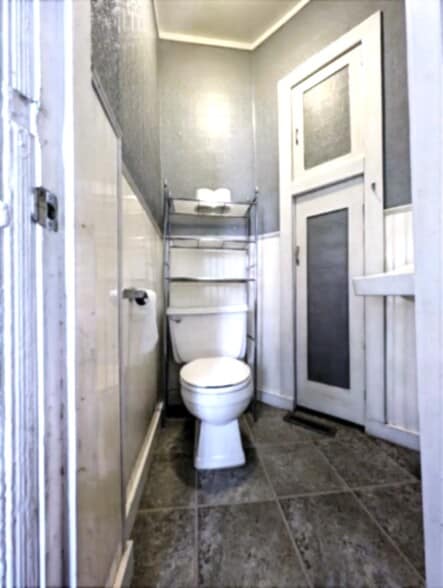 1st Floor Half Bath - 1106 George St