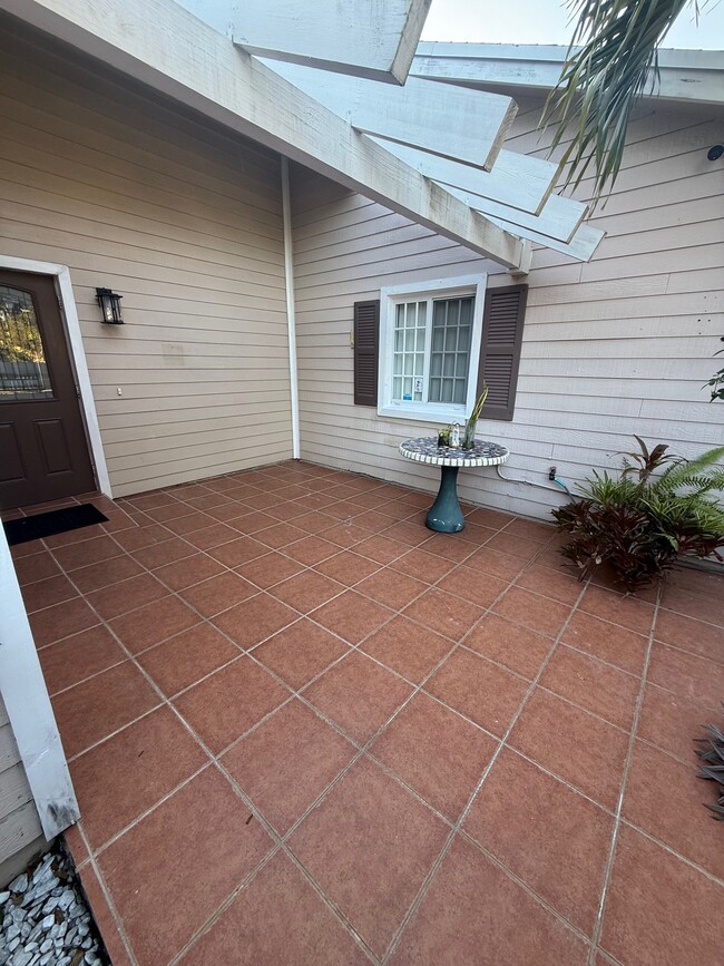 Building Photo - 14912 SW 143rd Ct