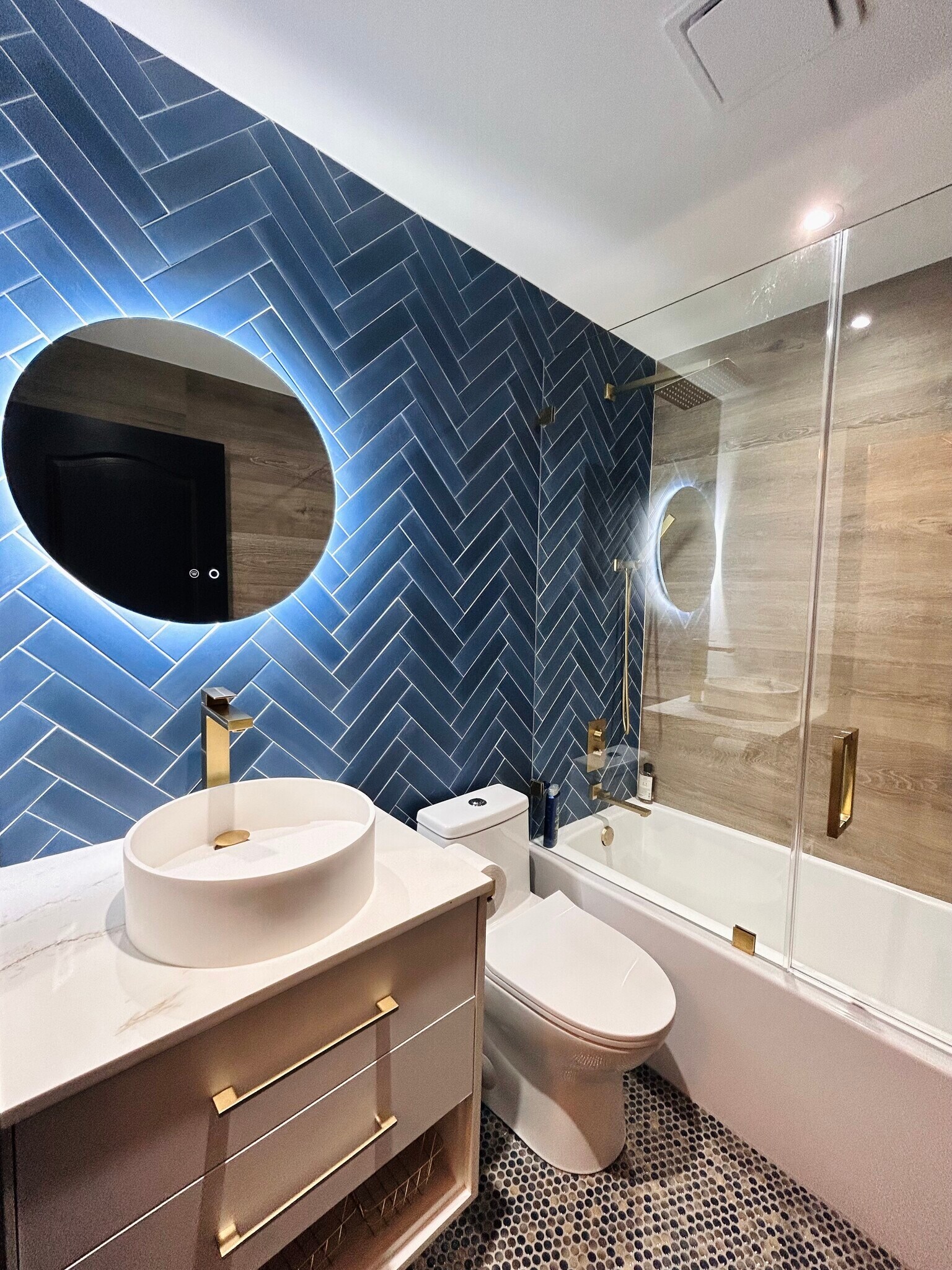 Building Photo - 6205 SE Circle St