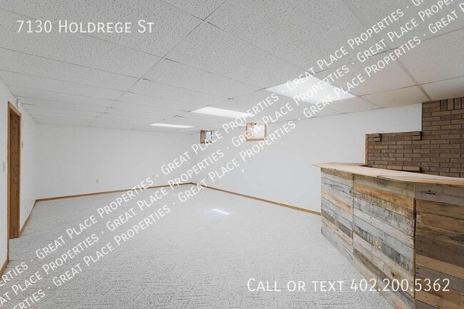 Building Photo - 7130 Holdrege St
