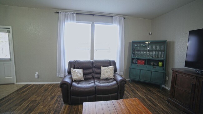 Building Photo - Home for Rent