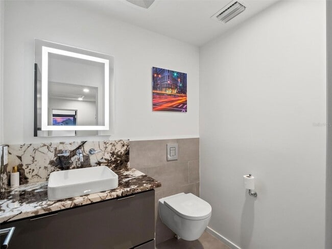 Building Photo - 1021 Temple Grove Pl