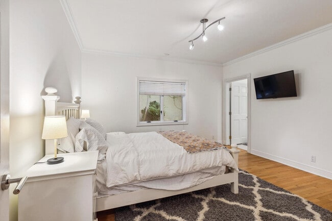 Building Photo - 3301 NE 16th St