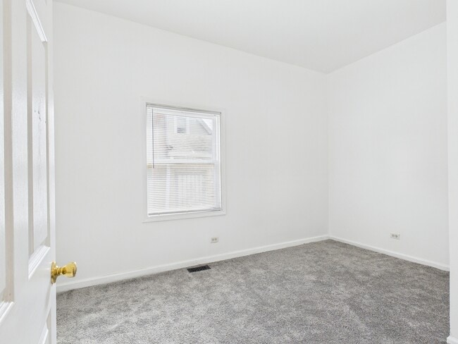 Building Photo - 8535 S Givins Ct