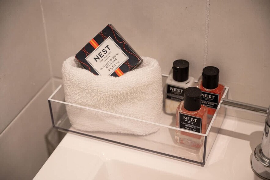 Building Photo - 334 Oregon St