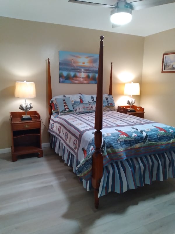 Building Photo - 1220 SE 40th St