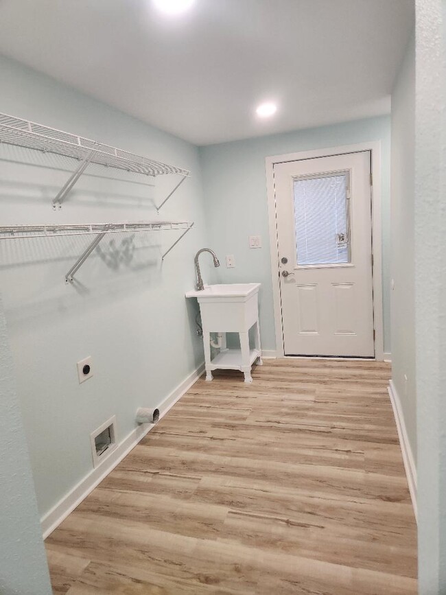 Building Photo - 6222 S. F. Austin Road