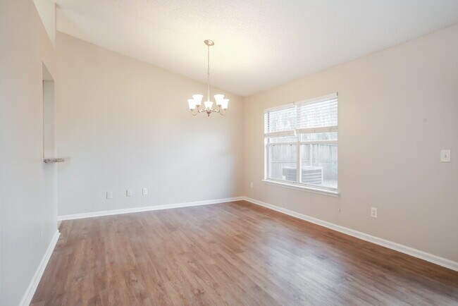 Building Photo - 380 Willow Green Dr