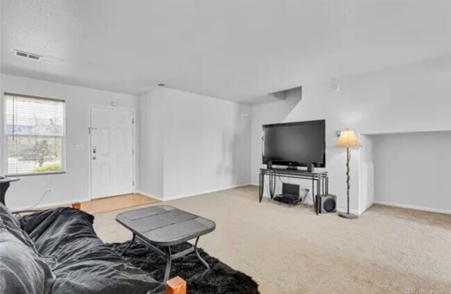 Building Photo - 2209 E 111th Dr