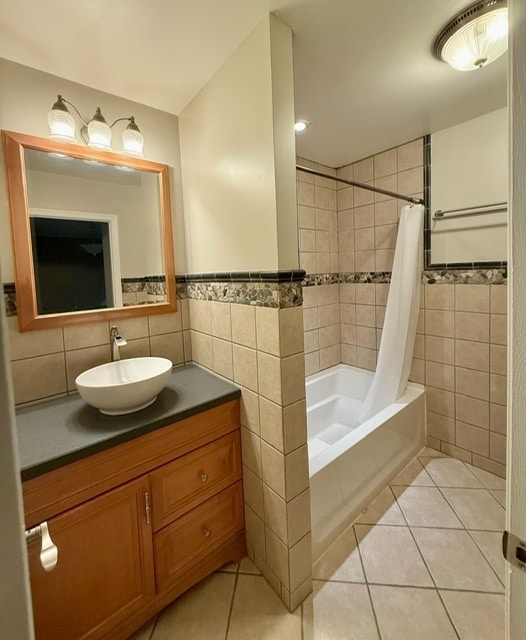 Building Photo - 924 Britta Ln