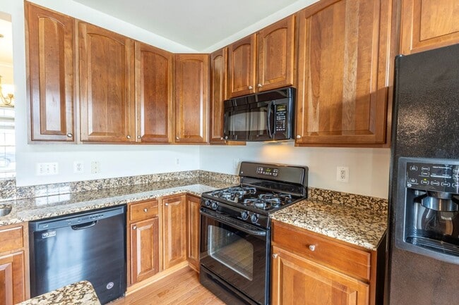 Building Photo - 2042 Lockwood Dr