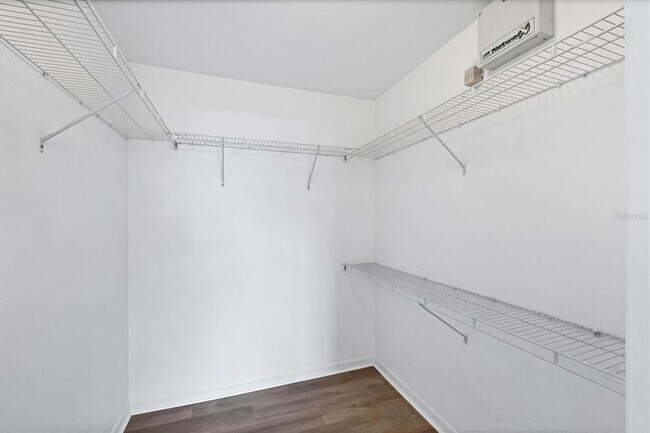 Building Photo - 1010 Villagio Cir