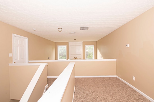 Building Photo - Beautiful 3 Bed, 2 Bath In Well Maintaine Community