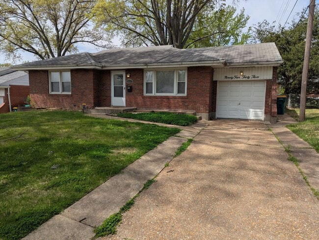 Primary Photo - Your Perfect Home Awaits — Cozy, Updated, ...