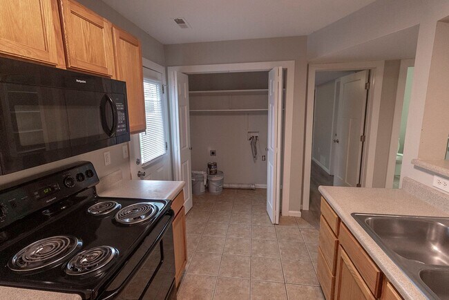 Building Photo - 5301-5303-5303 Currituck Ln