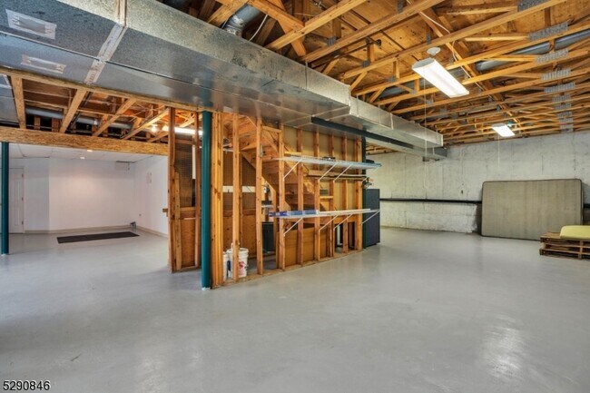 Building Photo - 48 Loft Dr