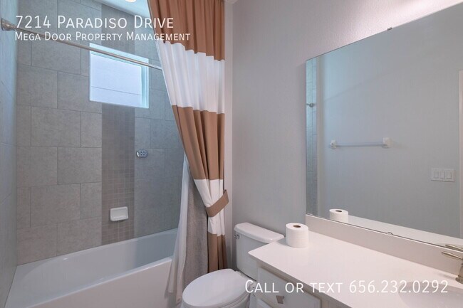 Building Photo - 7214 Paradiso Dr