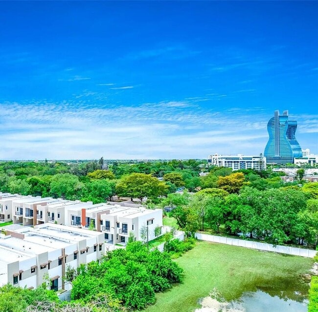 Building Photo - 4189 N Oak Pl