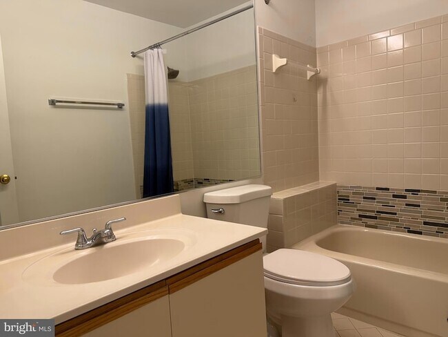 Building Photo - 5911 Barbados Pl