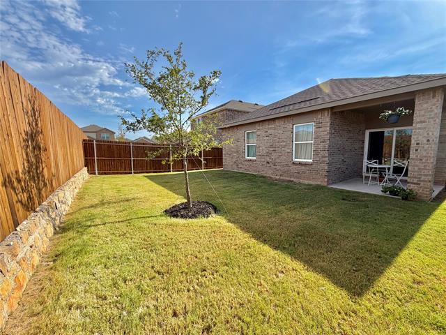 Building Photo - 2104 Mdw Pk Dr