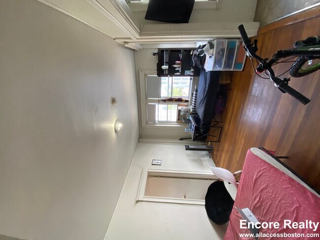 Building Photo - 1163 Boylston St