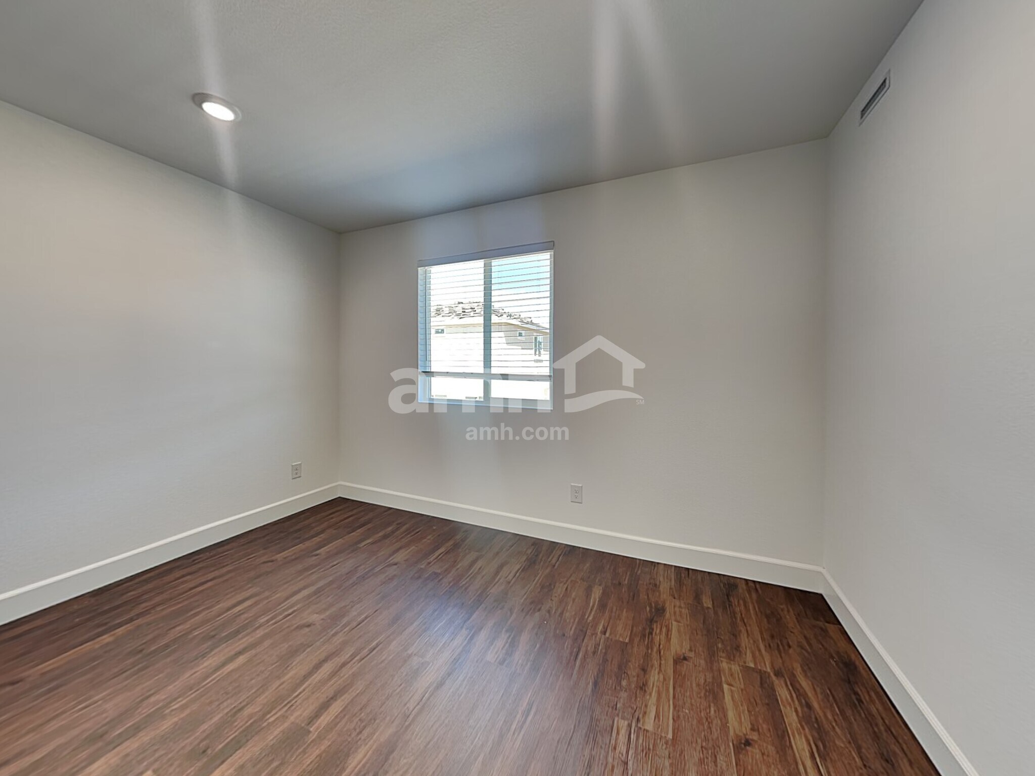 Building Photo - 8926 Tiger Tooth Ave