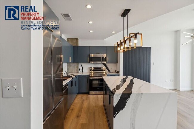 Building Photo - Modern, high-end condo in the ICON! So many amenities! Offering half off first months rent!