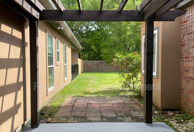 Building Photo - 13263 Quail Meadow Dr