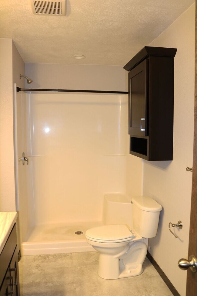 Building Photo - Must-See Townhome Built in 2019!