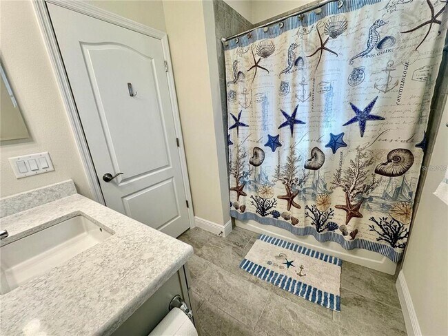 Building Photo - 2633 Star Apple Wy