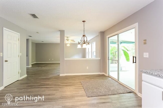 Building Photo - 5 br, 3 bath House - 13501 Ashford Wood Co...