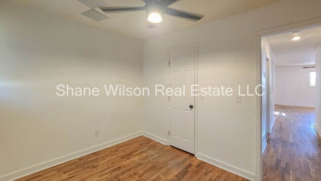 Building Photo - 1202 Greenwood Rd