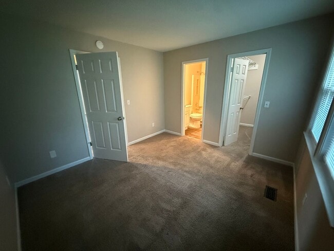 Building Photo - 3346 Oak Trees Ct