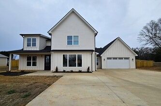 Building Photo - 3400 Pennington Rd