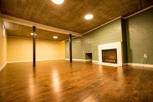 Building Photo - 105 W Tietan St