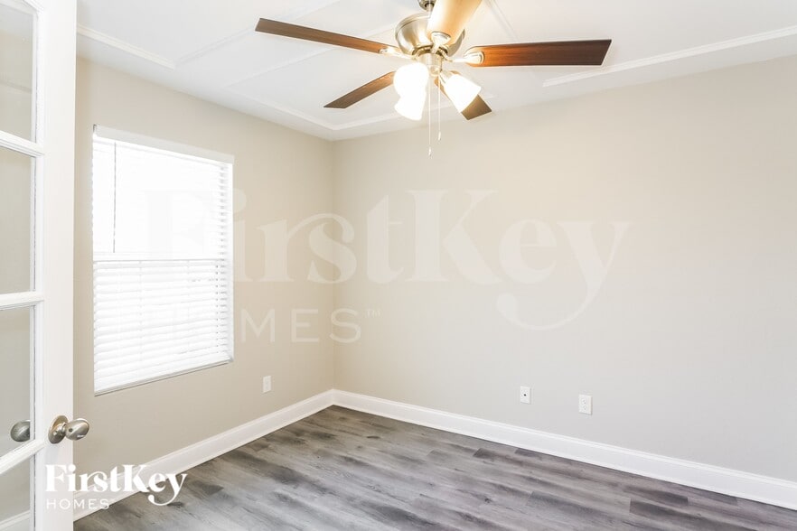 Building Photo - 101 Sycamore Cir