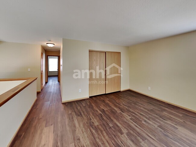 Building Photo - 8150 Creekstone Ln